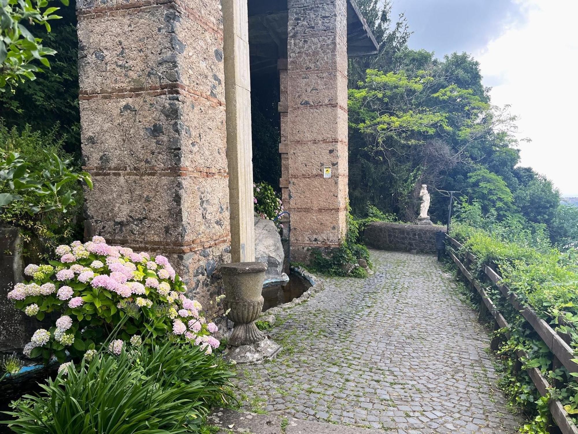 Albergo Diffuso Locanda Specchio Di Diana Nemi Kültér fotó